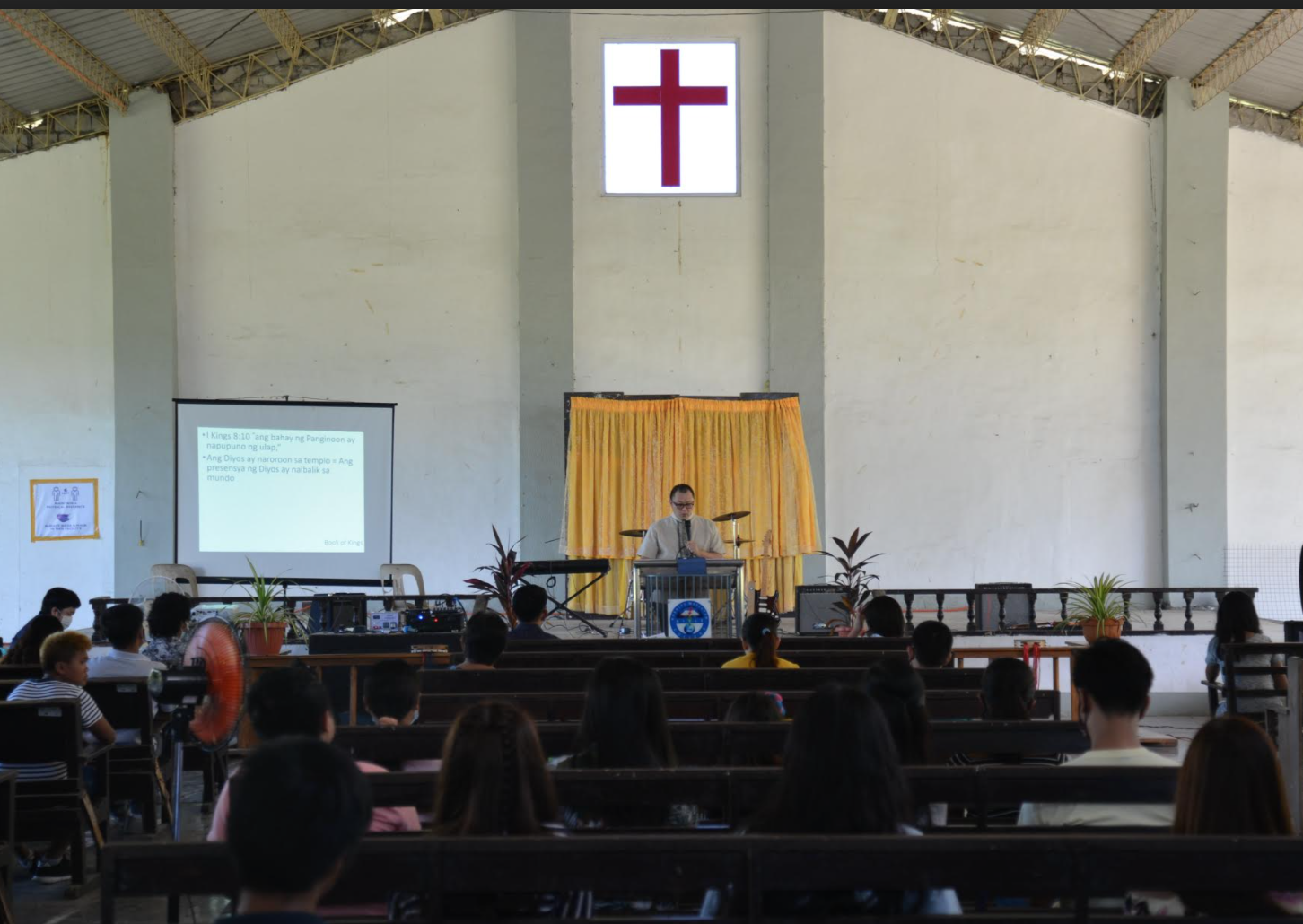 フィリピン2020年11月説教する豊田宣教師